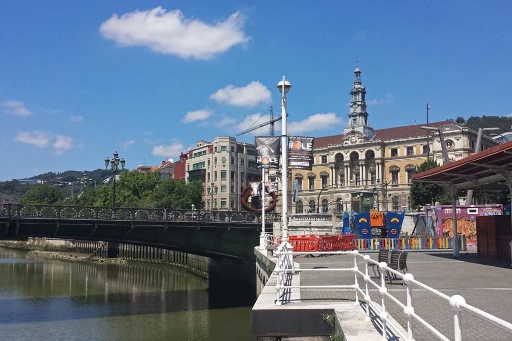 Lux Cityhall + Parking Bilbao Eksteriør billede